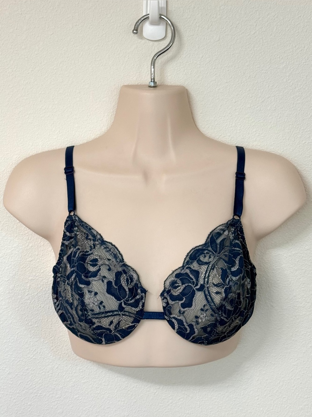 Vintage Valentino Intimo Bra Size 36B Blue Floral Lace Unlined Vtg Made in USA